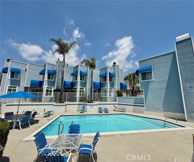 3075 Foothill Boulevard, La Crescenta CA: https://media.crmls.org/medias/6e036615-83b2-4b85-87de-eaa7e3e8862d.jpg