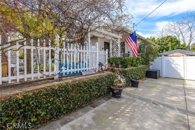 101 Meadows Avenue, Manhattan Beach, California 90266, 3 Bedrooms Bedrooms, ,2 BathroomsBathrooms,Residential,Sold,Meadows,SB17051890