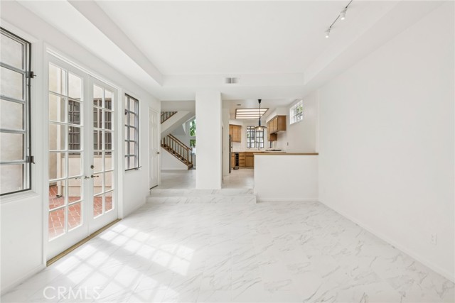 Detail Gallery Image 8 of 19 For 606 Carnation Ave, Corona Del Mar,  CA 92625 - 3 Beds | 2 Baths