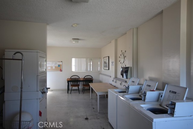 Detail Gallery Image 11 of 15 For 19361 Brookhurst St #72,  Huntington Beach,  CA 92646 - 3 Beds | 2 Baths