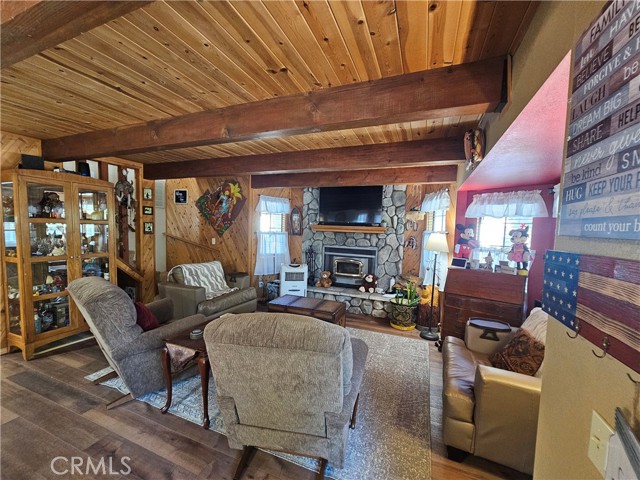 Detail Gallery Image 8 of 36 For 2020 Mahogany Ln, Big Bear City,  CA 92314 - 3 Beds | 2 Baths