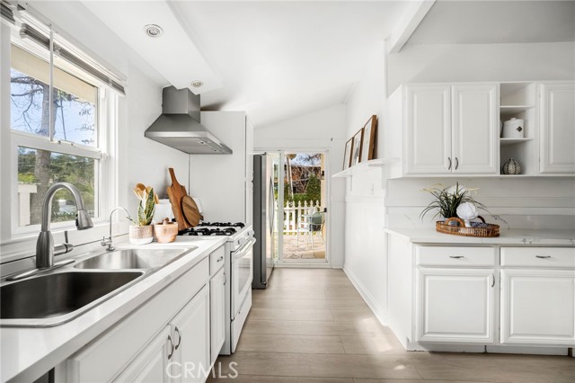 1003 Monterey Road, South Pasadena CA: https://media.crmls.org/medias/6e05d17d-9dac-439d-a49b-03a6626fb186.jpg