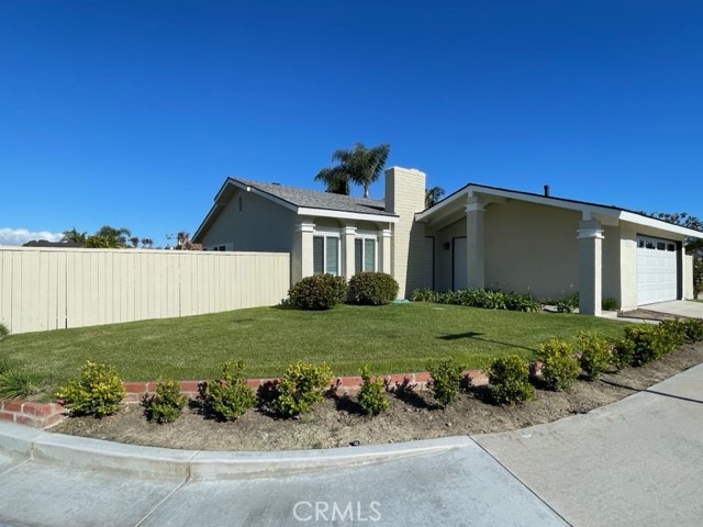 Detail Gallery Image 4 of 23 For 20412 Brentstone, Huntington Beach,  CA 92646 - 3 Beds | 2 Baths