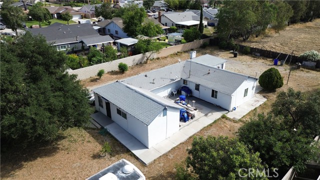 8005 Oleander, Fontana CA: https://media.crmls.org/medias/6e07dc31-0281-4533-9db5-4d6cc23662ec.jpg