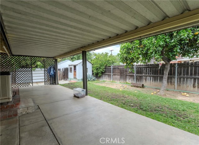 8841 California, Riverside CA: https://media.crmls.org/medias/6e080fd3-29fe-4fd7-9b97-41f2ce719552.jpg