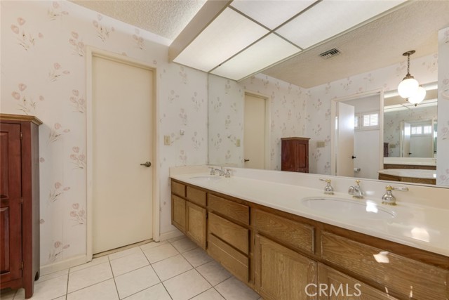 Detail Gallery Image 26 of 39 For 18200 Andrea Cir #6,  Northridge,  CA 91325 - 3 Beds | 2/1 Baths