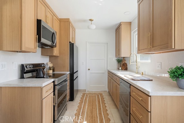 Detail Gallery Image 9 of 40 For 1107 N Towner, Santa Ana,  CA 92703 - 3 Beds | 2 Baths