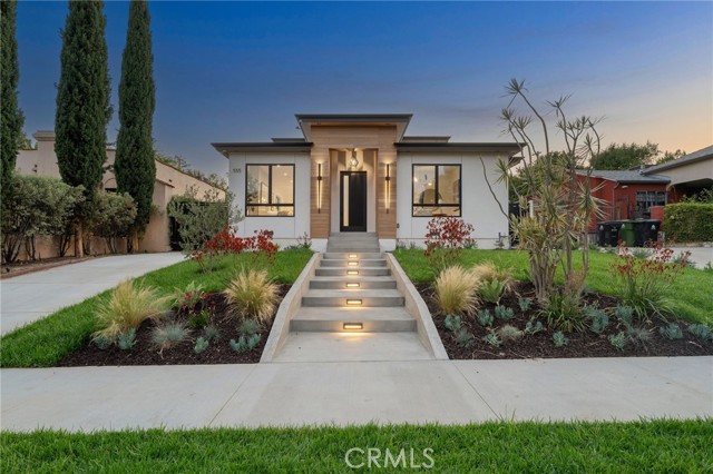 555 N Plymouth Boulevard, Hancock Park CA: https://media.crmls.org/medias/6e09d329-0c73-43eb-9e5f-0f7e0755a13a.jpg