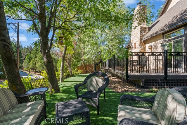 1034 Teakwood Drive, Lake Arrowhead CA: https://media.crmls.org/medias/6e09effb-ed43-4a50-bd8c-f2f68440b546.jpg