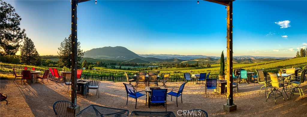 https://media.crmls.org/medias/6e0a0d69-6682-4106-a85d-0cd2756cfdd7.jpg?preset=X-Large