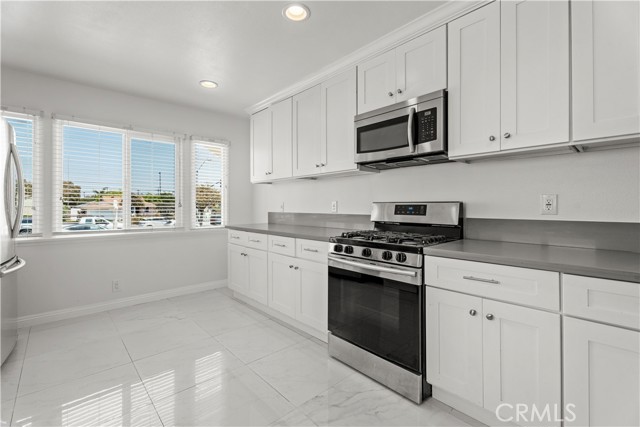 Detail Gallery Image 7 of 20 For 21737 Anza Ave, Torrance,  CA 90503 - 3 Beds | 2 Baths