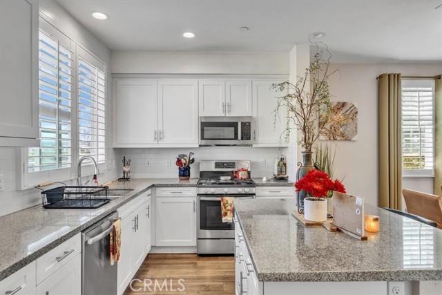 Detail Gallery Image 6 of 33 For 1038 Savi Dr #101,  Corona,  CA 92878 - 3 Beds | 2/2 Baths