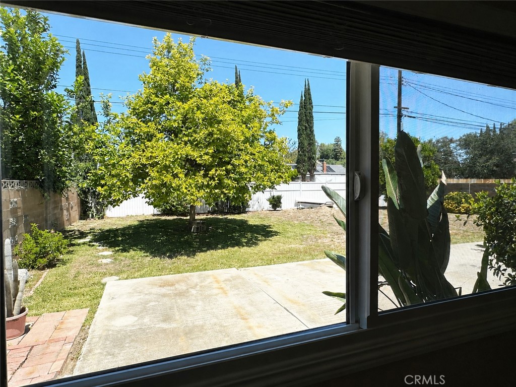 https://media.crmls.org/medias/6e0c08dc-0143-4d5f-9da5-23e10c6d3965.jpg?preset=X-Large