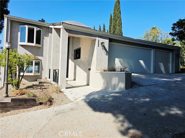 3622 Roberts View Place, Studio City CA: https://media.crmls.org/medias/6e0c0f55-535c-4ef3-bb74-60e39d334458.jpg