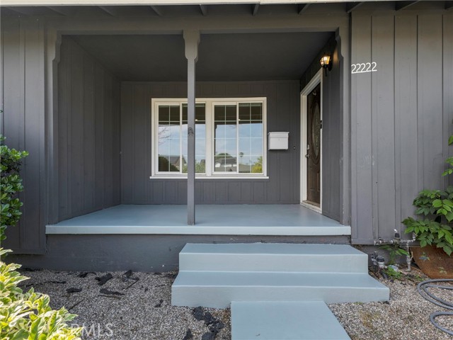 Detail Gallery Image 3 of 34 For 22222 Vanowen, Woodland Hills,  CA 91303 - 5 Beds | 2 Baths