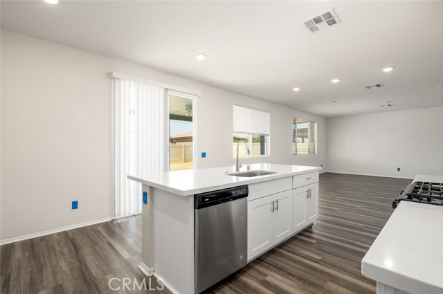 Detail Gallery Image 9 of 34 For 9667 Lasorda Ct, Riverside,  CA 92503 - 5 Beds | 3 Baths