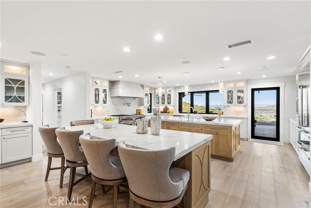 Detail Gallery Image 17 of 75 For 37731 via Baya, Murrieta,  CA 92562 - 7 Beds | 7/2 Baths