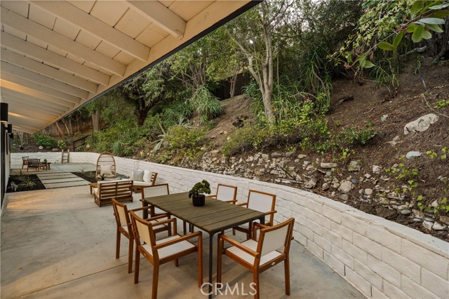 Detail Gallery Image 32 of 44 For 5105 Tendilla, Woodland Hills,  CA 91364 - 3 Beds | 2 Baths