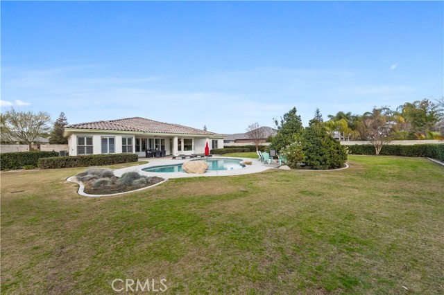 15521 Georges Letour Avenue, Bakersfield CA: https://media.crmls.org/medias/6e0da804-5662-4cf5-b1af-6abf4f02b96c.jpg