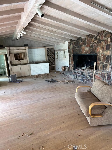 Detail Gallery Image 2 of 11 For 20572 Rancherias, Apple Valley,  CA 92307 - 6 Beds | 6 Baths