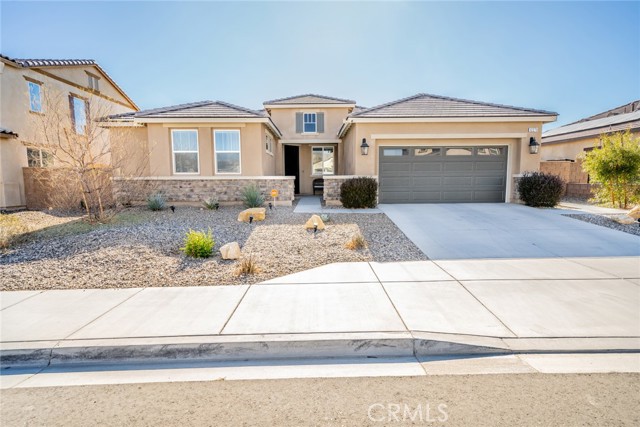 Detail Gallery Image 4 of 47 For 12273 Del Sur St, Victorville,  CA 92392 - 4 Beds | 2/1 Baths