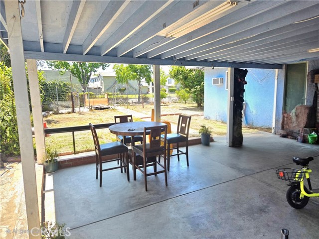 1414 S Douglas Street, Santa Ana CA: https://media.crmls.org/medias/6e10ad2c-c3c9-4d0c-8520-c179b40650d0.jpg