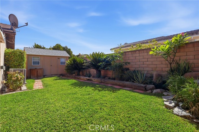 2420 Pauline Street photo 8