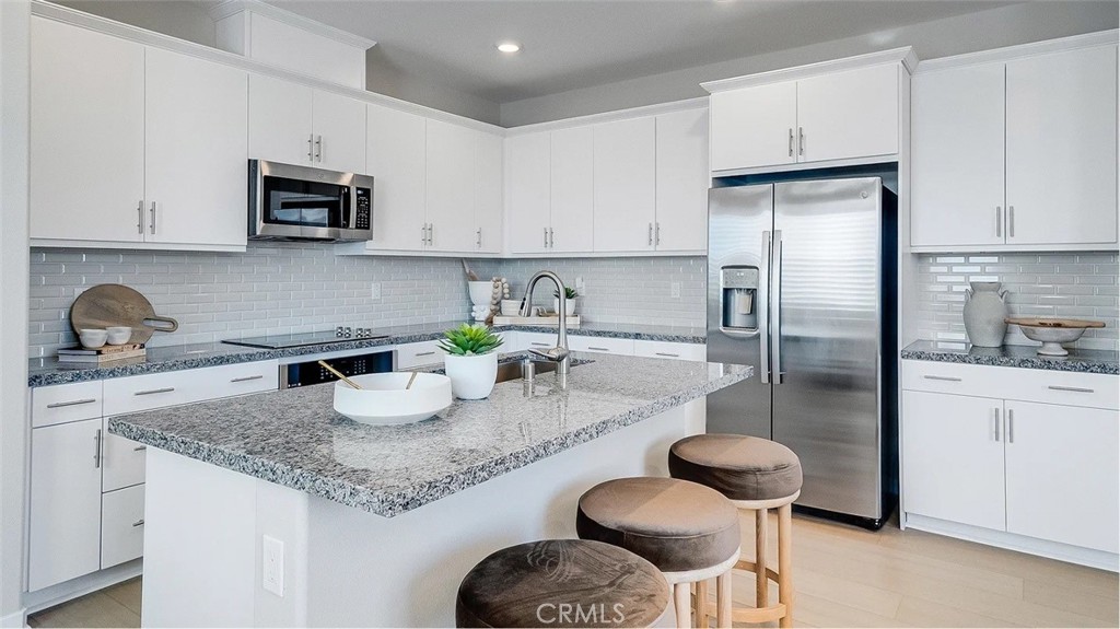2581 Cloudview Privado