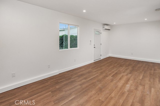 Detail Gallery Image 14 of 18 For 15334 Bledsoe St, Sylmar,  CA 91342 - 5 Beds | 2 Baths