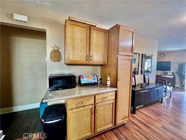 Listing photo id 27 for 791 2nd Street