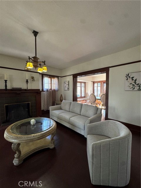 Detail Gallery Image 6 of 51 For 4478 4th St, Riverside,  CA 92501 - 5 Beds | 4 Baths