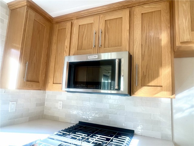 Detail Gallery Image 6 of 41 For 4 Latitude Ct, Newport Beach,  CA 92663 - 3 Beds | 2/1 Baths