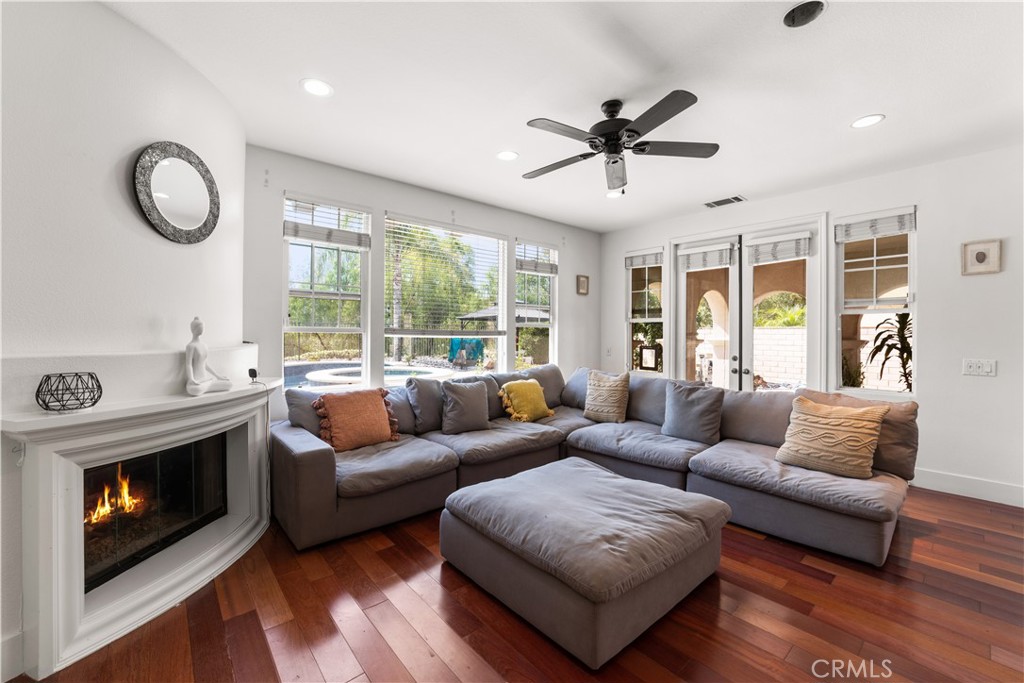 MLS #OC25181828 img 6