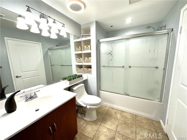 1801 E Katella Avenue, Anaheim CA: https://media.crmls.org/medias/6e14f564-0265-431a-9b94-ab1f9d36a630.jpg