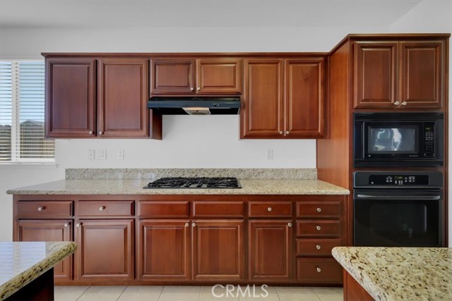 Detail Gallery Image 11 of 66 For 3813 Arcano, Olivehurst,  CA 95961 - 4 Beds | 3 Baths