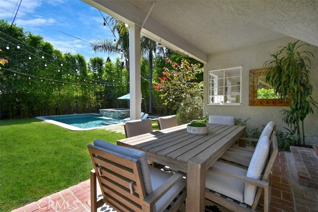 4058 Shadyglade Avenue, Studio City CA: https://media.crmls.org/medias/6e15dd35-cc7c-43b1-99a0-2cfe92814b0f.jpg