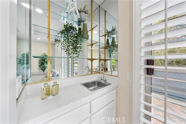 540 Pittsfield Court, Long Beach CA: https://media.crmls.org/medias/6e15fe2b-046c-40d1-9666-0bb462b7aa2e.jpg