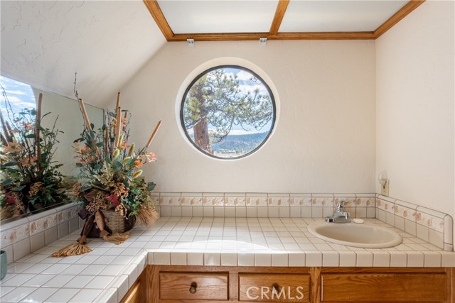 Detail Gallery Image 34 of 49 For 39451 Lake Dr, Big Bear Lake,  CA 92315 - 4 Beds | 3 Baths