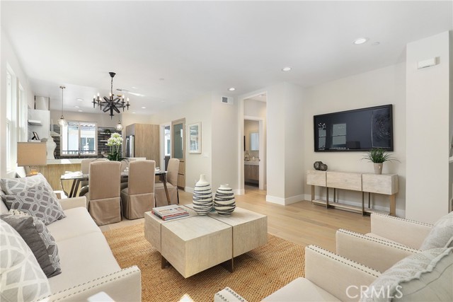 15 Turnberry Lane, Phillips Ranch CA: https://media.crmls.org/medias/6e16ff56-4b7a-4d44-9a73-c18cbd0ae3e2.jpg