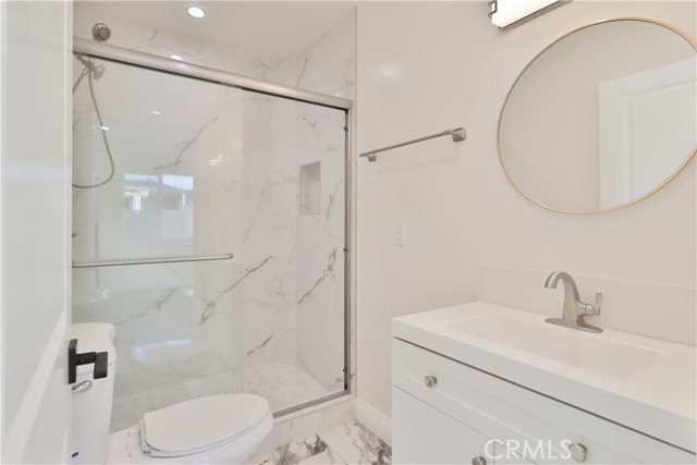 22133 1/2 Victory Boulevard, Canoga Park CA: https://media.crmls.org/medias/6e17049b-b055-4ad2-b847-daaa518e857b.jpg