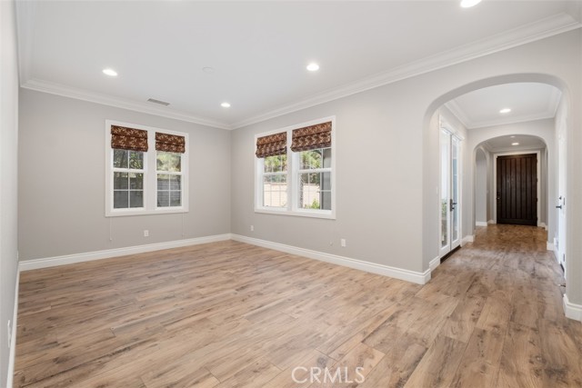 20 Townsend, Irvine CA: https://media.crmls.org/medias/6e186610-d2e4-4abc-aa1d-aa0a20b4a9d5.jpg