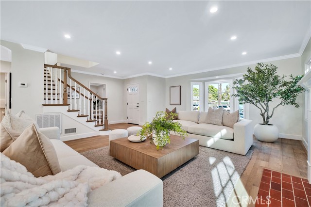 Detail Gallery Image 6 of 66 For 4001 4001 Pine, Long Beach,  CA 90807 - 5 Beds | 5 Baths