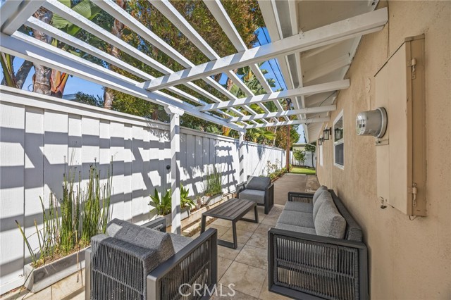 224 Pauline Place, Costa Mesa CA: https://media.crmls.org/medias/6e19a565-d76d-4efd-926e-353fd31da6ac.jpg