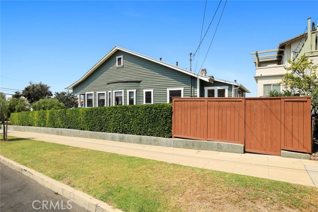 600 Guadalupe Avenue, Redondo Beach, California 90277, 3 Bedrooms Bedrooms, ,1 BathroomBathrooms,Residential,Sold,Guadalupe,SB21198081