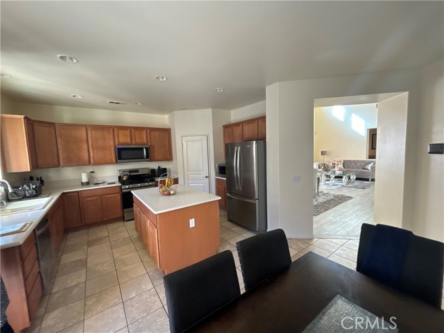 Detail Gallery Image 25 of 62 For 16545 Ukiah St, Victorville,  CA 92394 - 4 Beds | 2/1 Baths