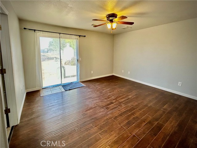 Detail Gallery Image 14 of 30 For 16240 Sycamore St, Hesperia,  CA 92345 - 3 Beds | 2 Baths