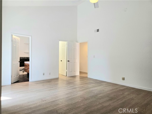 Detail Gallery Image 22 of 44 For 12355 Chandler Bld #202,  Valley Village,  CA 91607 - 2 Beds | 2 Baths
