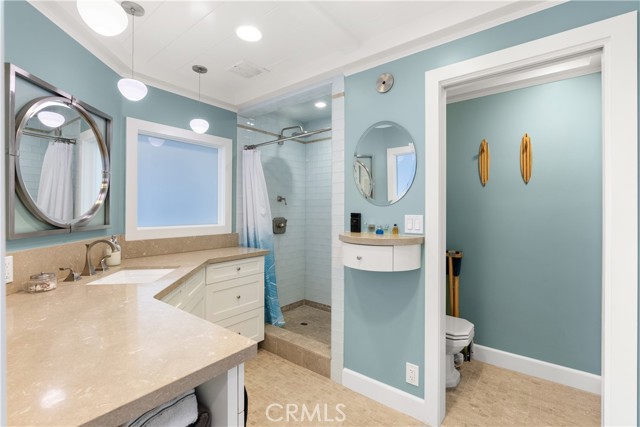 711 Pacific Coast, Huntington Beach CA: https://media.crmls.org/medias/6e1cc1fa-7668-475f-9525-aade3a003639.jpg