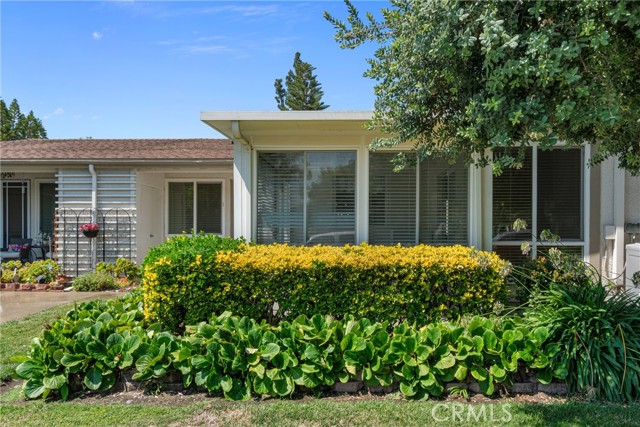 Detail Gallery Image 2 of 25 For 479 Calle Cadiz #B,  Laguna Woods,  CA 92637 - 2 Beds | 2 Baths