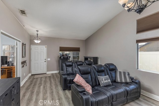 Detail Gallery Image 6 of 30 For 36571 Cheval, Winchester,  CA 92596 - 4 Beds | 2 Baths